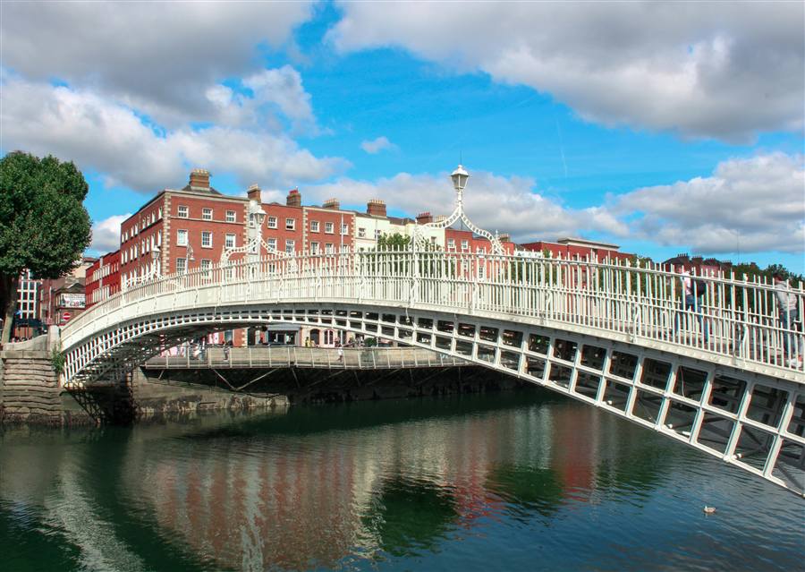 Ha'penny Bridge over the River Liffey in Dublin